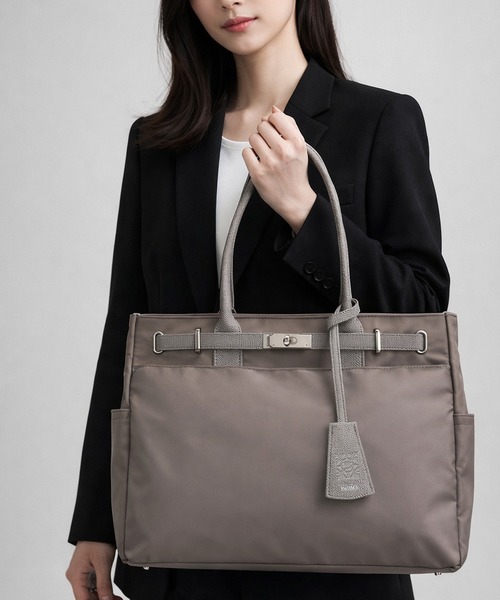 PADMA（パドマ）の「【PADMA】ナイロンロングハンドルトート（ビジネスバッグ・レディース・ベージュ系その他/ブラック×ゴールド/グレー/ブラック×シルバー・FREE）」の3枚目の写真