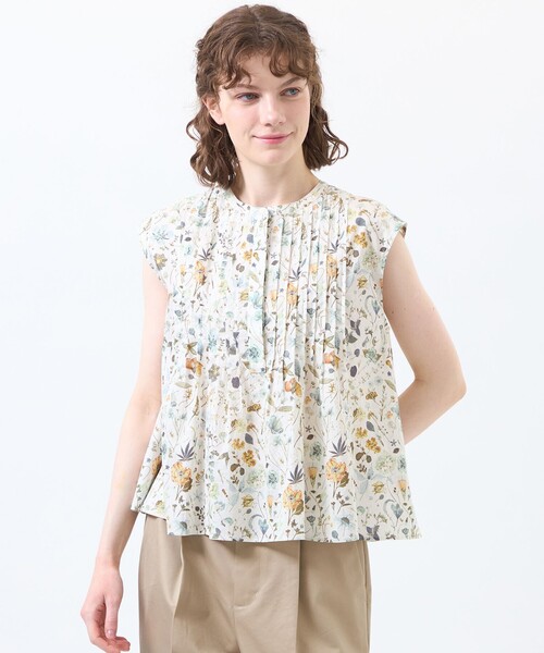MACKINTOSH PHILOSOPHY(マッキントッシュ フィロソフィー)の「リバティプリントピンタックフレアブラウス(シャツ/ブラウス・レディース・ホワイト系その他/ブラック・36/38)」の1枚目の写真