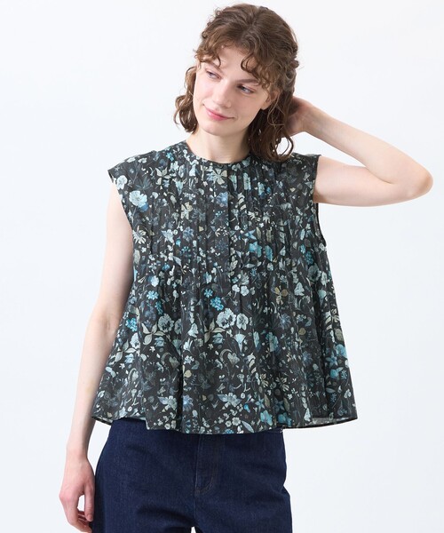 MACKINTOSH PHILOSOPHY(マッキントッシュ フィロソフィー)の「リバティプリントピンタックフレアブラウス(シャツ/ブラウス・レディース・ホワイト系その他/ブラック・36/38)」の2枚目の写真