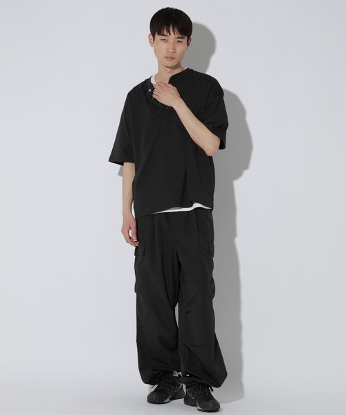 LAKOLE(ラコレ)の「<接触冷感>メタルボタンヘンリーTシャツ / 667766(Tシャツ/カットソー・メンズ・グリーン/ホワイト/ブラック/レッド/ライトグレー・LARGE/MEDIUM)」の14枚目の写真