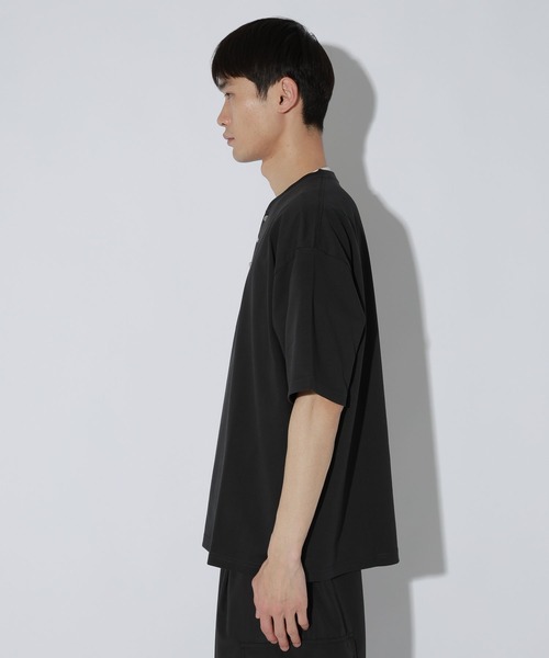 LAKOLE(ラコレ)の「<接触冷感>メタルボタンヘンリーTシャツ / 667766(Tシャツ/カットソー・メンズ・グリーン/ホワイト/ブラック/レッド/ライトグレー・LARGE/MEDIUM)」の22枚目の写真