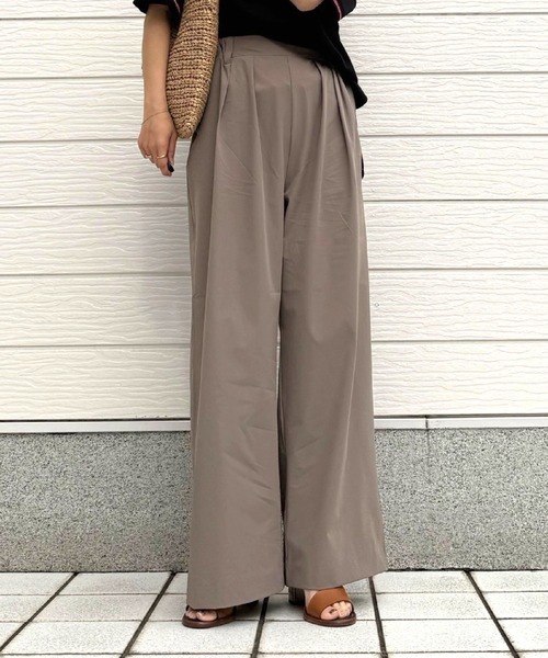 Q(キュー)の「アイスタッチワイドストレートパンツ(その他パンツ・レディース・ブラック/グリーン/カーキブラウン・MEDIUM)」の3枚目の写真