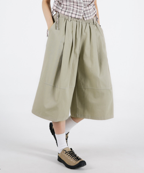 UMM(ウム)の「レディース 切り替えライン コットン7部 バミューダバンディングパンツ 3COLOR(その他パンツ・レディース・ベージュ/ホワイト/カーキ・F)」の6枚目の写真