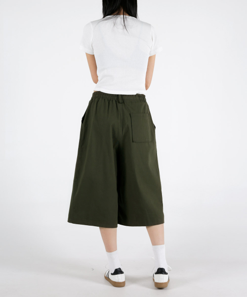 UMM(ウム)の「レディース 切り替えライン コットン7部 バミューダバンディングパンツ 3COLOR(その他パンツ・レディース・ベージュ/ホワイト/カーキ・F)」の13枚目の写真