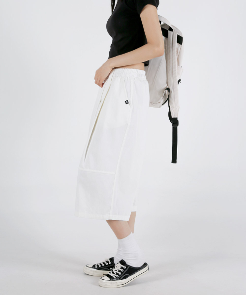 UMM(ウム)の「レディース 切り替えライン コットン7部 バミューダバンディングパンツ 3COLOR(その他パンツ・レディース・ベージュ/ホワイト/カーキ・F)」の16枚目の写真