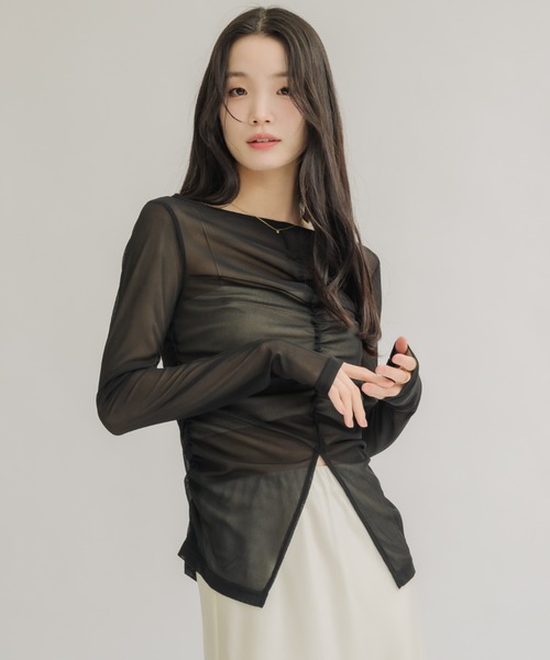 NEUNA(ヌナ)の「【着るだけで細見えが叶う!】シャーリングシアートップス(Tシャツ/カットソー・レディース・アイボリー/ブラック/ブラウン・FREE)」の20枚目の写真
