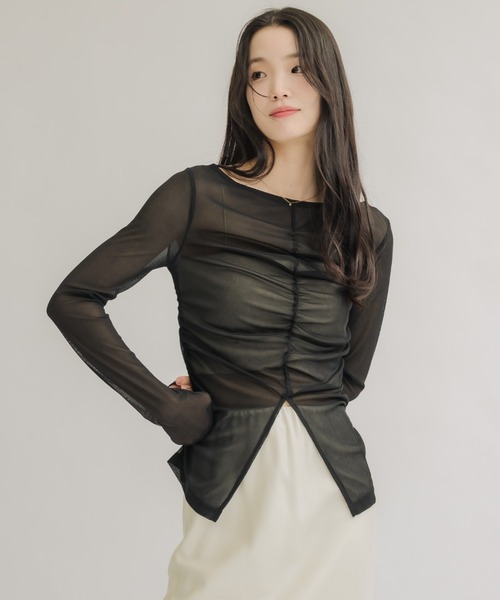 NEUNA(ヌナ)の「【着るだけで細見えが叶う!】シャーリングシアートップス(Tシャツ/カットソー・レディース・アイボリー/ブラック/ブラウン・FREE)」の21枚目の写真