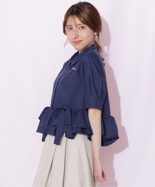 JILL by JILL STUART（ジルバイジルスチュアート）の「フリルヘムショートブラウス半袖（シャツ/ブラウス・レディース・ブルー/ホワイト/ネイビー・FREE）」の9枚目の写真