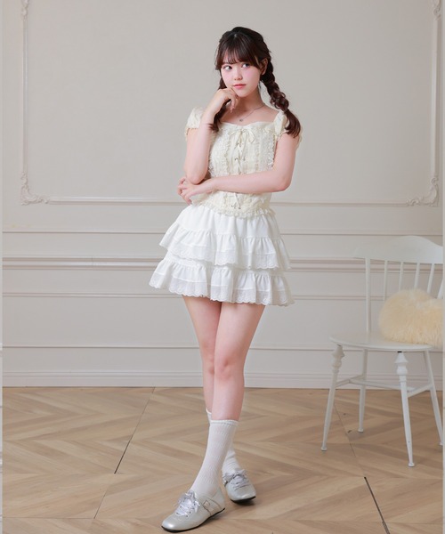 Anely(アネリー)の「Anely スクエアネック レースアップ パフスリーブ ブラウス(Tシャツ/カットソー・レディース・ホワイト/アイボリー/ピンク・FREE)」の9枚目の写真