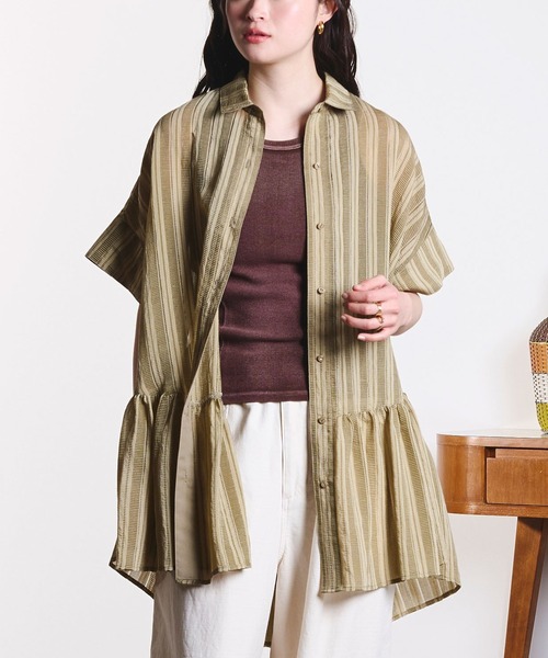 ROSE BUD(ローズバッド)の「(GENE HEAVENS)TIERED HEM S/S SHIRT(シャツ/ブラウス・レディース・ブラック/カーキ・ONE SIZE)」の2枚目の写真