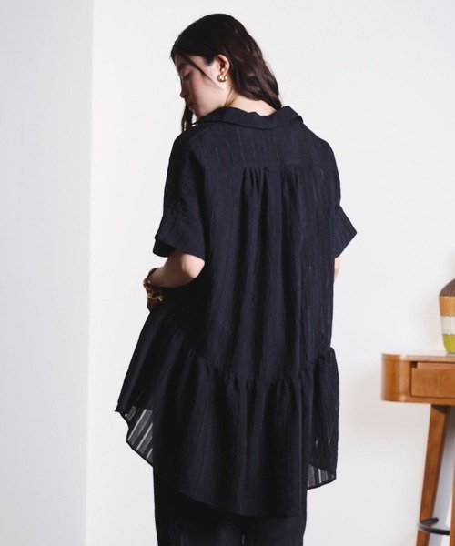ROSE BUD(ローズバッド)の「(GENE HEAVENS)TIERED HEM S/S SHIRT(シャツ/ブラウス・レディース・ブラック/カーキ・ONE SIZE)」の4枚目の写真