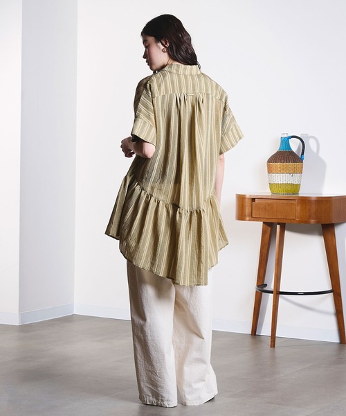 ROSE BUD(ローズバッド)の「(GENE HEAVENS)TIERED HEM S/S SHIRT(シャツ/ブラウス・レディース・ブラック/カーキ・ONE SIZE)」の12枚目の写真