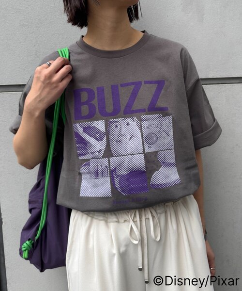 Disney(ディズニー)の「【TOY STORY/トイ・ストーリー】ピックアップ6コマTEE(Tシャツ/カットソー・レディース・ホワイト/ブラック/ブラック系その他/オフホワイト/チャコールグレー/グレー・LARGE/X-LARGE/MEDIUM)」の7枚目の写真