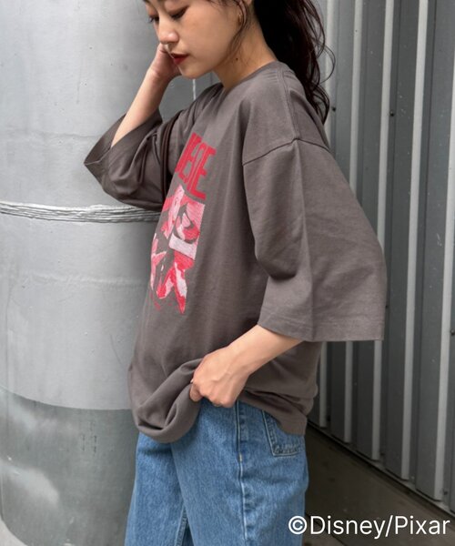 Disney(ディズニー)の「【TOY STORY/トイ・ストーリー】ピックアップ6コマTEE(Tシャツ/カットソー・レディース・ホワイト/ブラック/ブラック系その他/オフホワイト/チャコールグレー/グレー・LARGE/X-LARGE/MEDIUM)」の18枚目の写真