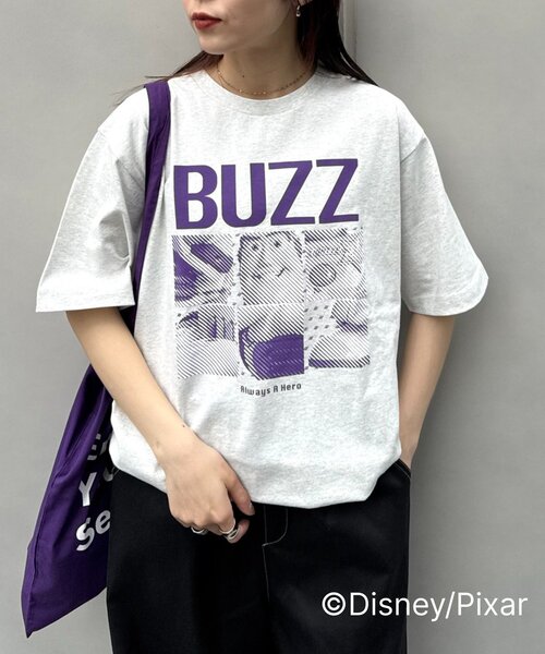 Disney(ディズニー)の「【TOY STORY/トイ・ストーリー】ピックアップ6コマTEE(Tシャツ/カットソー・レディース・ホワイト/ブラック/ブラック系その他/オフホワイト/チャコールグレー/グレー・LARGE/X-LARGE/MEDIUM)」の16枚目の写真