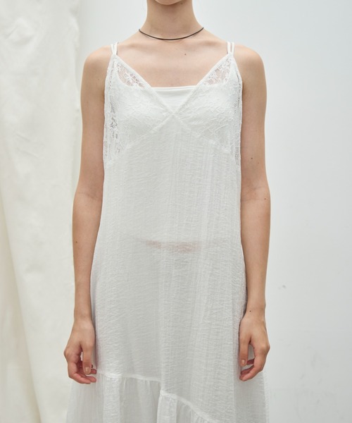 Aunue(オーヌ)の「Vネックレース ティアード切替キャミワンピース(Tシャツ/カットソー・レディース・ブラック/オフホワイト・FREE)」の12枚目の写真