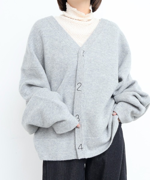 I am I in fact...(アイアムアイインファクト)の「SUSIE VCD(ニット/セーター・レディース・ブラック/ホワイト/イエロー/ブルー/グレー・FREE)」の3枚目の写真