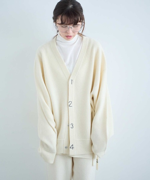 I am I in fact...(アイアムアイインファクト)の「SUSIE VCD(ニット/セーター・レディース・ブラック/ホワイト/イエロー/ブルー/グレー・FREE)」の22枚目の写真