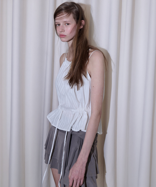 ANDNEEDS(アンドニーズ)の「Sober string blouse (white)(シャツ/ブラウス・レディース・その他・FREE)」の4枚目の写真
