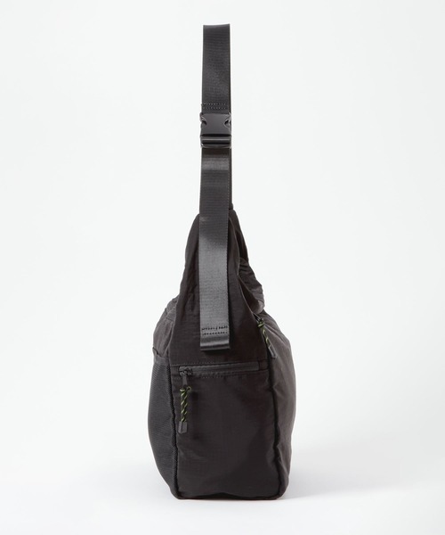 LOWRYS FARM(ローリーズファーム)の「マルチポケットショルダーBAG 1000269(ショルダーバッグ・レディース・ベージュ/ピンク/ブラック・FREE)」の9枚目の写真