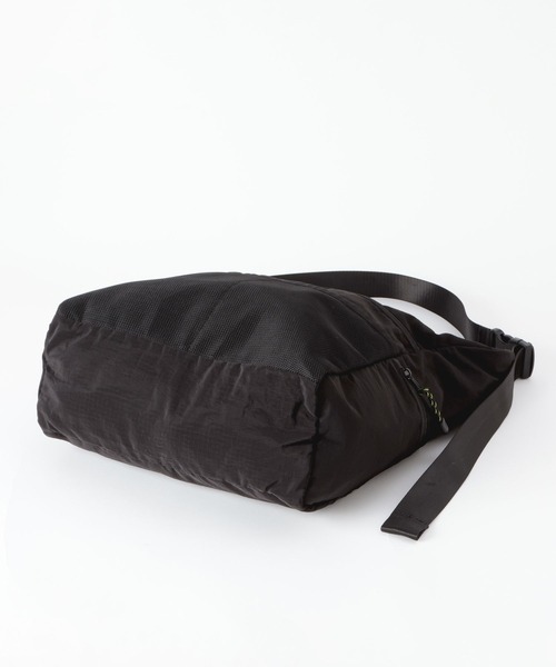 LOWRYS FARM(ローリーズファーム)の「マルチポケットショルダーBAG 1000269(ショルダーバッグ・レディース・ベージュ/ピンク/ブラック・FREE)」の6枚目の写真
