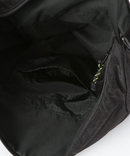 LOWRYS FARM(ローリーズファーム)の「マルチポケットショルダーBAG 1000269(ショルダーバッグ・レディース・ベージュ/ピンク/ブラック・FREE)」の16枚目の写真