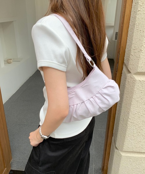 Chiina(チーナ)の「【Chiina】ムーンドットギャザーハンドバッグ(ハンドバッグ・レディース・ライトパープル/ブラック/ホワイト/ライトブルー・FREE)」の4枚目の写真
