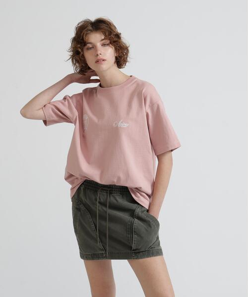 AVIREX（アヴィレックス）の「STITCH EMBROIDERY LOGO T-SHIRT（Tシャツ/カットソー・レディース・ピンク・F）」の2枚目の写真