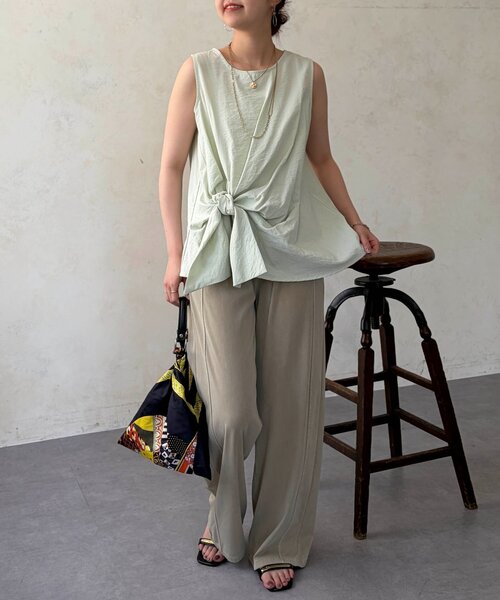Chez toi（シェトワ）の「アシメツイストブラウス（シャツ/ブラウス・レディース・ミント/ネイビー/ホワイト系その他・FREE）」の4枚目の写真