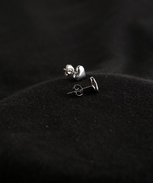 MIMILINE(ミミライン)の「ミニハートピアス/サージカルシテンレス(ピアス(両耳用)・レディース・シルバー/ゴールド・FREE)」の9枚目の写真