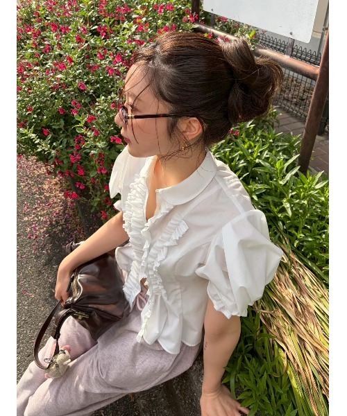 LILY BROWN（リリーブラウン）の「フリルレースアップブラウス（シャツ