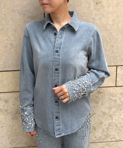 JENNE(ジェンヌ)の「手刺繍ビジューデニムブラウス(シャツ/ブラウス・レディース・ブルー・SMALL/LARGE/MEDIUM)」の3枚目の写真
