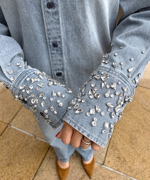 JENNE(ジェンヌ)の「手刺繍ビジューデニムブラウス(シャツ/ブラウス・レディース・ブルー・SMALL/LARGE/MEDIUM)」の8枚目の写真