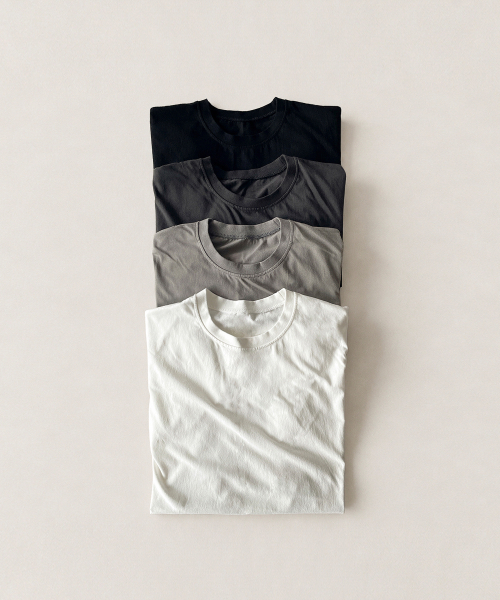 TUO(トゥオ)の「ベーシックセミルーズフィットソフトコットンTシャツ ベーシックセミルーズフィットソフトコットンティ (11色)(Tシャツ/カットソー・レディース・ホワイト/ブラック/ブラウン/グレー/レッド/ライラック/レモンイエロー/チャコール・FREE)」の10枚目の写真