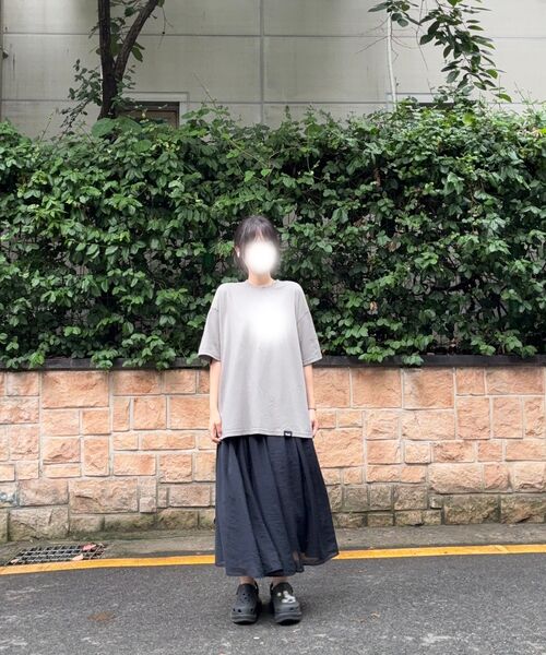 TUO(トゥオ)の「ベーシックセミルーズフィットソフトコットンTシャツ ベーシックセミルーズフィットソフトコットンティ (11色)(Tシャツ/カットソー・レディース・ホワイト/ブラック/ブラウン/グレー/レッド/ライラック/レモンイエロー/チャコール・FREE)」の12枚目の写真