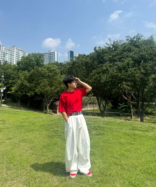 TUO(トゥオ)の「ベーシックセミルーズフィットソフトコットンTシャツ ベーシックセミルーズフィットソフトコットンティ (11色)(Tシャツ/カットソー・レディース・ホワイト/ブラック/ブラウン/グレー/レッド/ライラック/レモンイエロー/チャコール・FREE)」の13枚目の写真