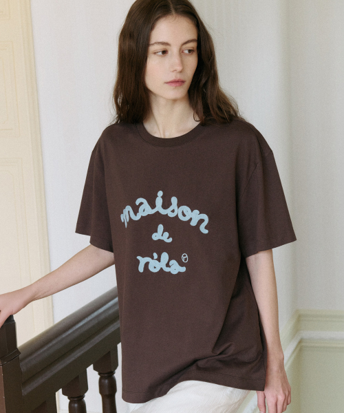 ROLAROLA(ロラロラ)の「メゾン・ド・ローラ 刺繍 ルーズフィット Tシャツ ブラウン(Tシャツ/カットソー・レディース・ブラウン・FREE)」の2枚目の写真