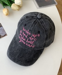 Silly（シリー）の「【くすみカラーと英字刺繍がポイント！】刺繍ロゴウォッシュキャップ（キャップ）」