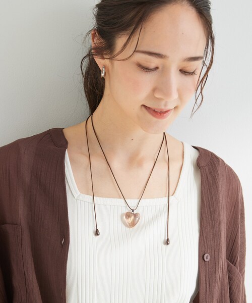 SHOO・LA・RUE(シューラルー)の「【マルチWAY】クリアハート紐ネックレス(ネックレス・レディース・ブラック/ダークブラウン/ホワイト・00)」の9枚目の写真