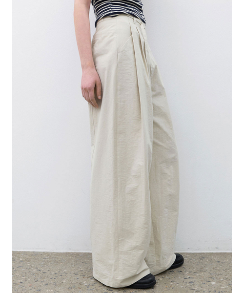 ATELIER NAIN(アトリエナイン)の「BELTED TWO TUCK WIDE SUMMER PANTS S (PT-5776)(その他パンツ・レディース・ライトベージュ/チャコール・MEDIUM/SMALL)」の3枚目の写真