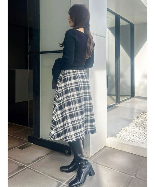 dazzlin(ダズリン)の「フィットロングブーツ(ブーツ・レディース・ブラック/ベージュ・MEDIUM/LARGE)」の9枚目の写真