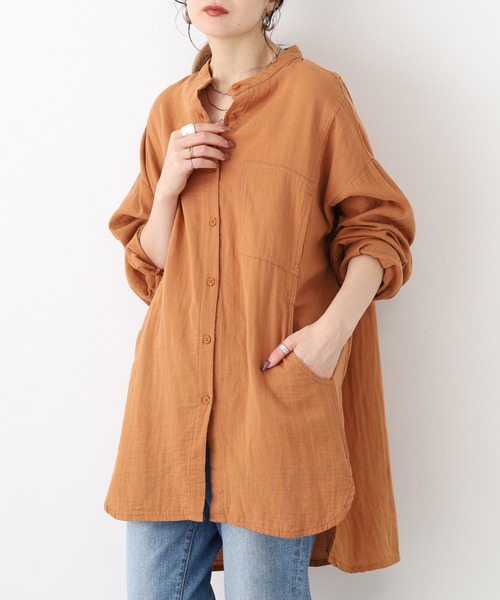 FUNALIVE(ファンアライブ)の「綿ダブルガーゼバンドカラーロングシャツ(シャツ/ブラウス・レディース・ベージュ/オレンジ・FREE)」の2枚目の写真