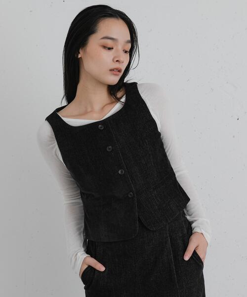 SENSE OF PLACE by URBAN RESEARCH(センスオブプレイスバイアーバンリサーチ)の「モールベロアスクエアネックジレ(ダウンベスト・レディース・ベージュ/ネイビー/ブラウン・ONE)」の3枚目の写真
