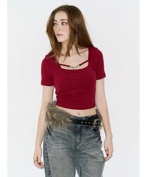 EVRIS（エヴリス）の「チェーンモチーフストラップトップス（Tシャツ/カットソー・レディース・ブラック/レッド/ホワイト・FREE）」の6枚目の写真