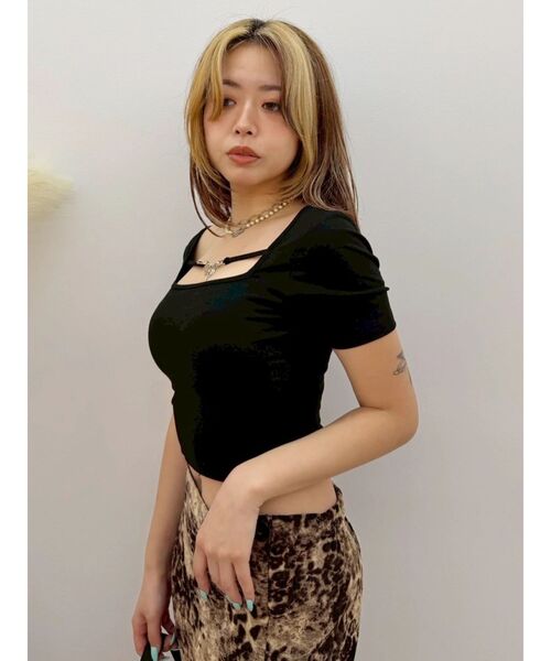 EVRIS（エヴリス）の「チェーンモチーフストラップトップス（Tシャツ/カットソー・レディース・ブラック/レッド/ホワイト・FREE）」の15枚目の写真