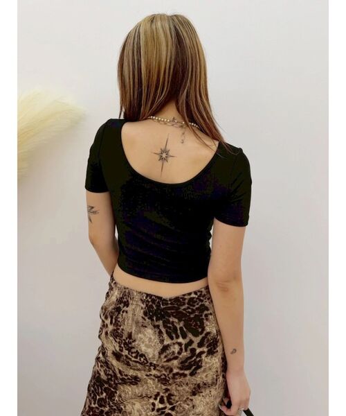 EVRIS（エヴリス）の「チェーンモチーフストラップトップス（Tシャツ/カットソー・レディース・ブラック/レッド/ホワイト・FREE）」の16枚目の写真