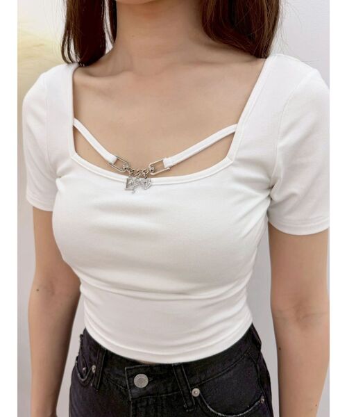 EVRIS（エヴリス）の「チェーンモチーフストラップトップス（Tシャツ/カットソー・レディース・ブラック/レッド/ホワイト・FREE）」の20枚目の写真