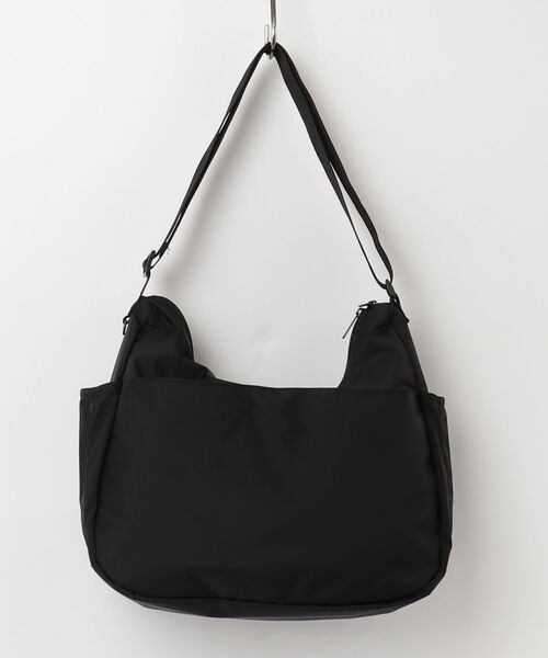 UNIVERSAL OVERALL（ユニバーサルオーバーオール）の「"07"≪UNIVERSAL OVERALL≫4ポケット/16L デイリー ショルダーバッグ（ショルダーバッグ・メンズ・ブラック・ONE SIZE）」の2枚目の写真