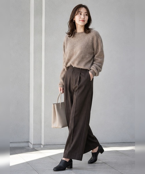 ELLE PLANETE(エルプラネット)の「【ELLE PLANETE】エルプラネット 甲深Vカット チャンキーヒール ブーティパンプス(木型マエストロ山崎氏監修 幅広設計)(パンプス・レディース・ブラック/サンドベージュ・S/M/L/LL)」の3枚目の写真
