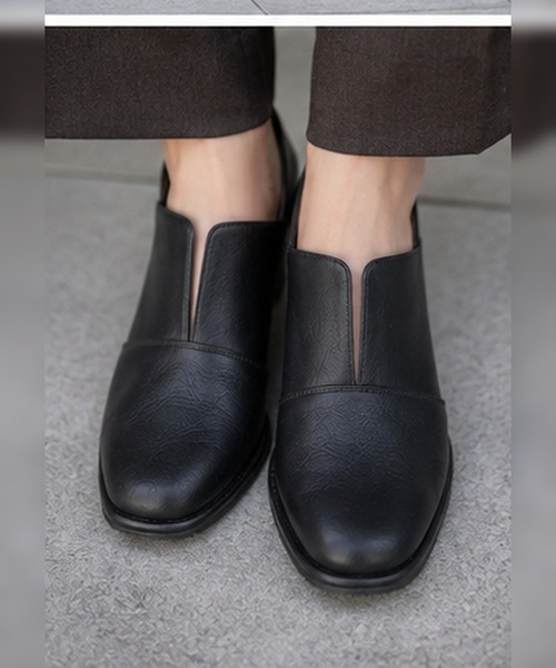 ELLE PLANETE(エルプラネット)の「【ELLE PLANETE】エルプラネット 甲深Vカット チャンキーヒール ブーティパンプス(木型マエストロ山崎氏監修 幅広設計)(パンプス・レディース・ブラック/サンドベージュ・S/M/L/LL)」の4枚目の写真